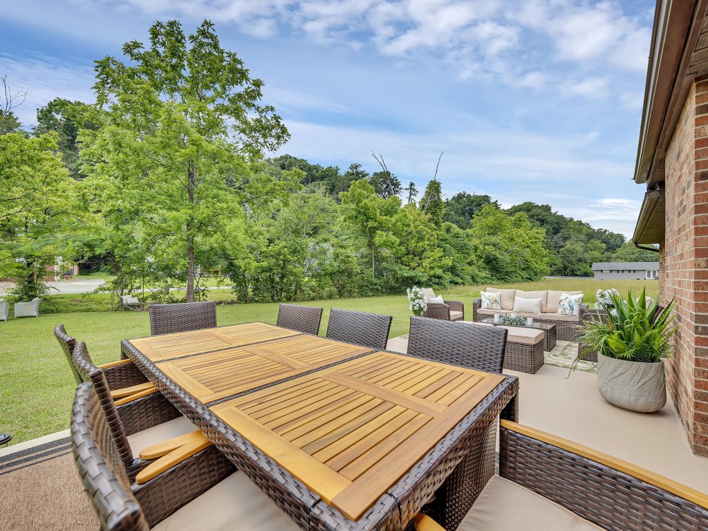 Place of Peace Vacation Rental in Pigeon Forge - RedAwning