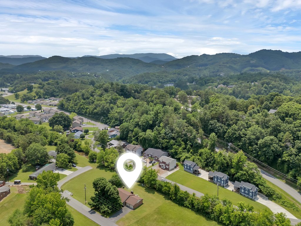 Place of Peace Vacation Rental in Pigeon Forge - RedAwning