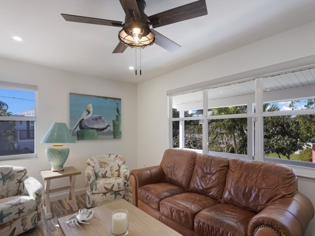 Surf Riders 4 Vacation Rental in Holmes Beach - RedAwning