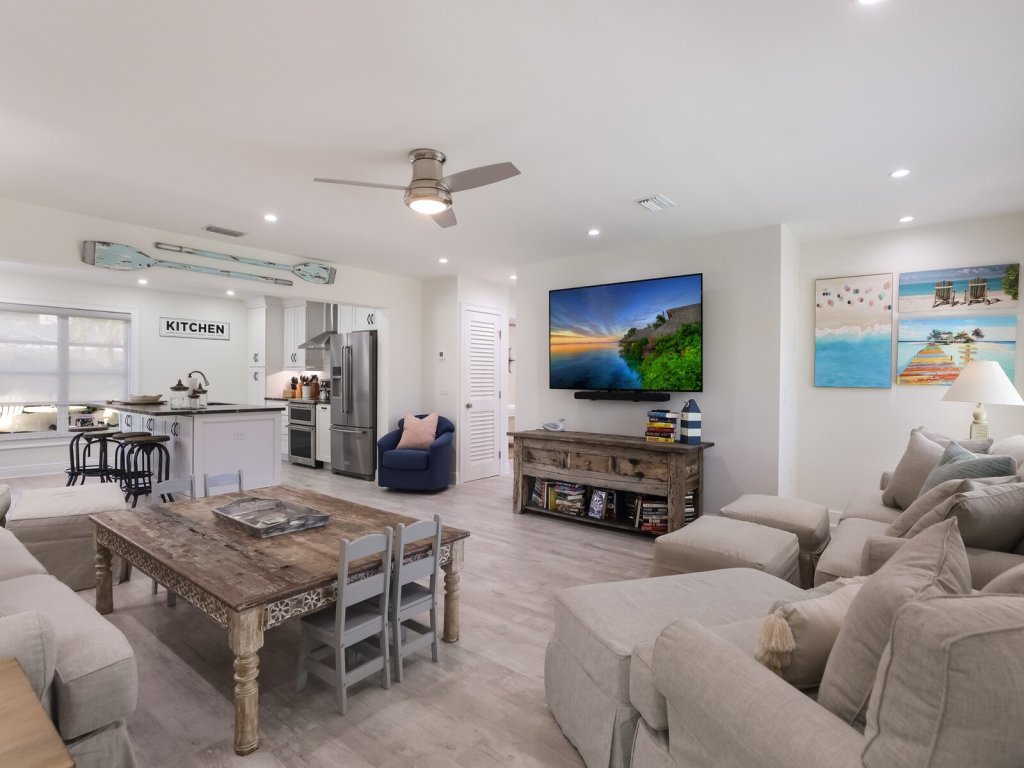 Surf Riders 4 Vacation Rental in Holmes Beach - RedAwning