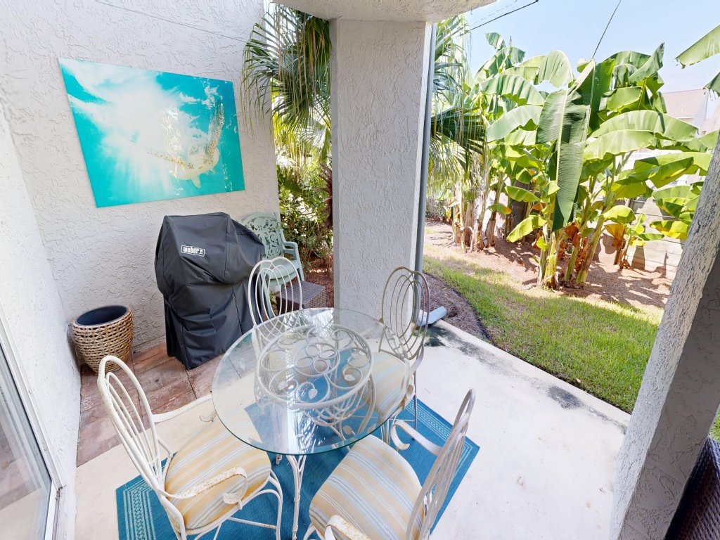 Shoreline Garden 02 Vacation Rental in Destin - RedAwning