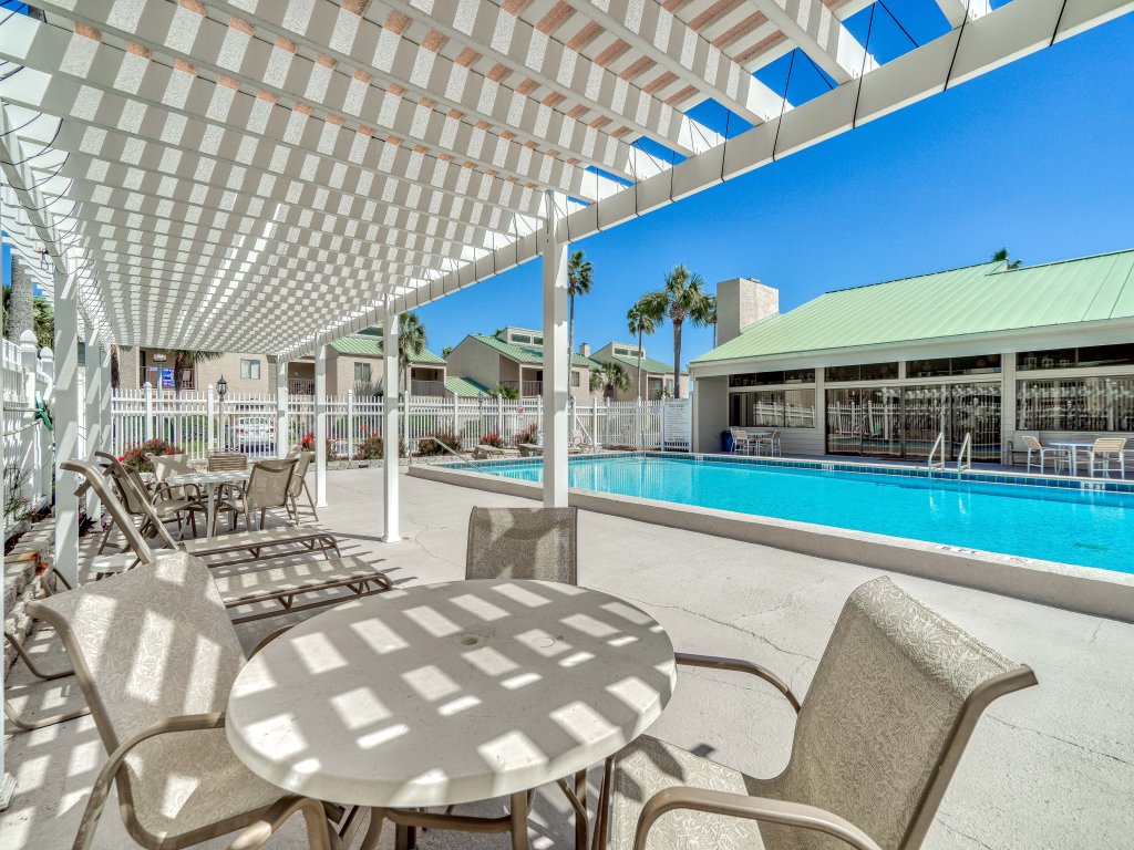 Shoreline Garden 02 Vacation Rental in Destin - RedAwning