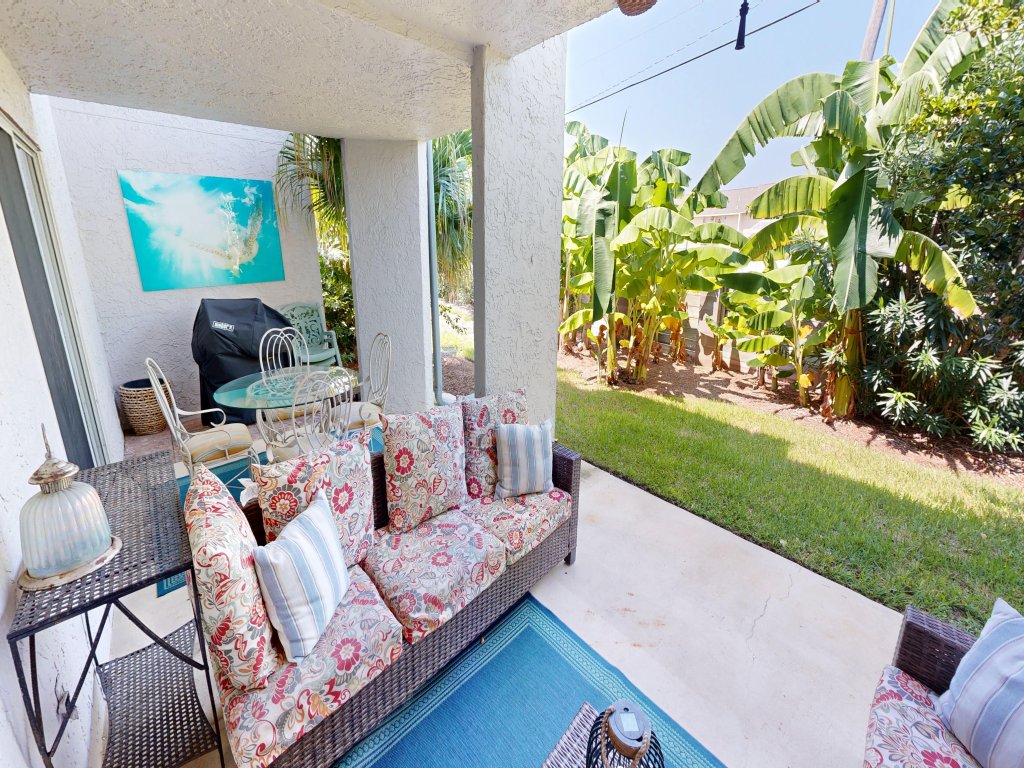 Shoreline Garden 02 Vacation Rental in Destin - RedAwning