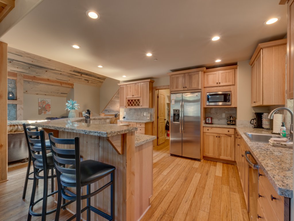 The Westlands Lodge 1135AC Vacation Rental in California - RedAwning