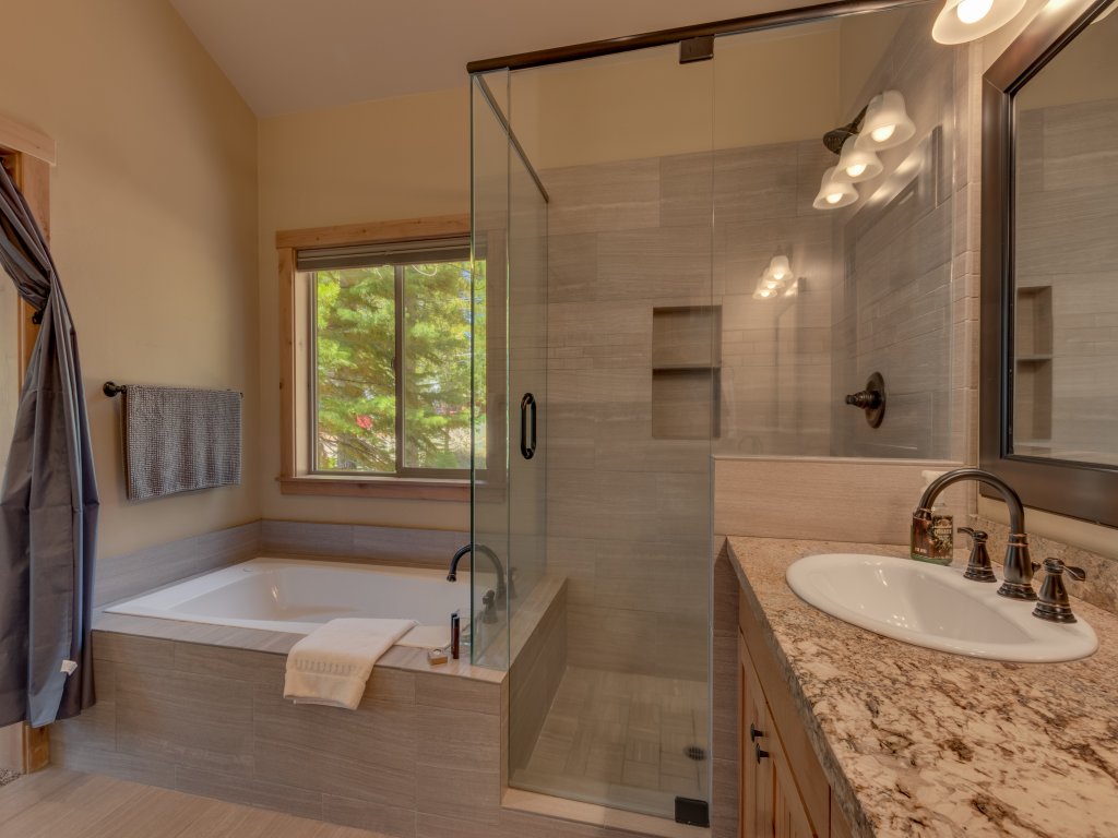 The Westlands Lodge 1135AC Vacation Rental in California - RedAwning