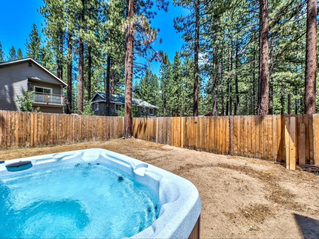  Golden Bear Tahoe Home  1213GB Vacation Rental in California - RedAwning