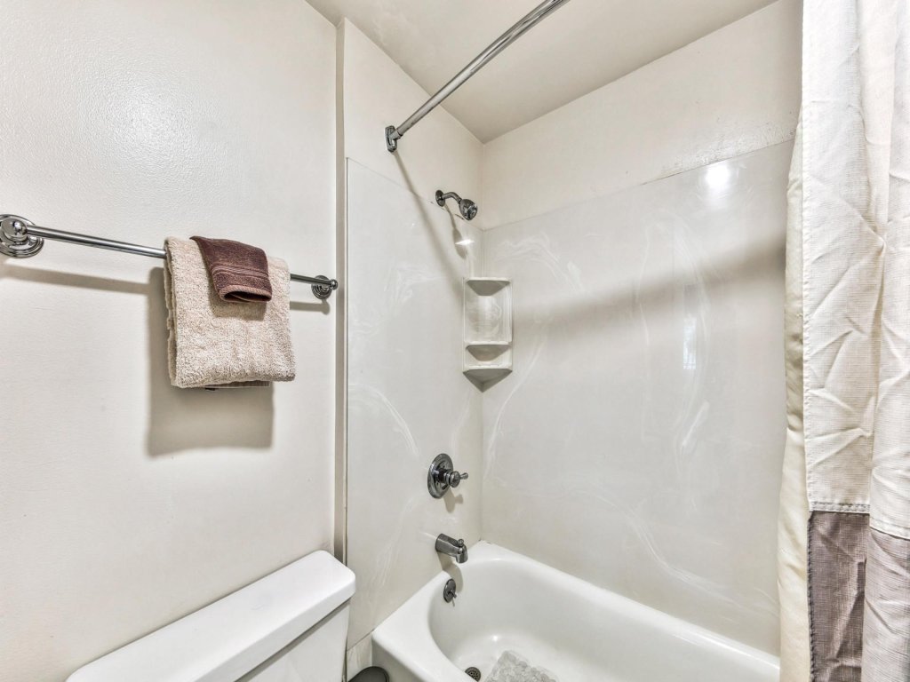 920 Bal Bijou Vacation Rental in California - RedAwning