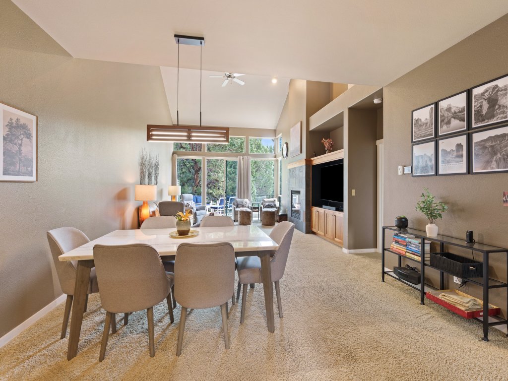 Brighter Days Vacation Rental in Redmond - RedAwning