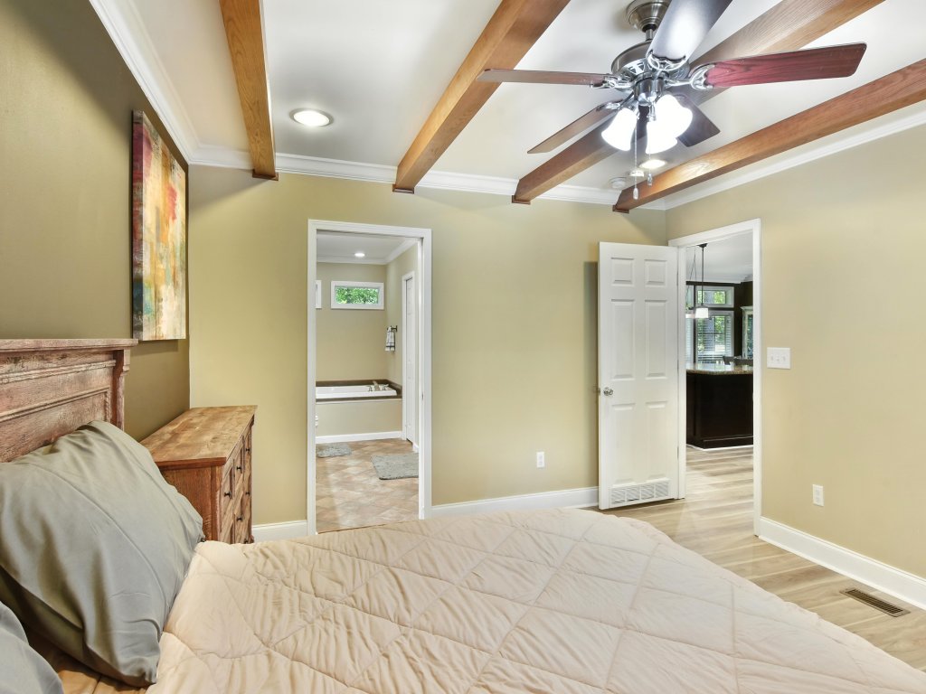 Cozy Cove Escape - Lakeside Retreat Vacation Rental in Tennessee - RedAwning