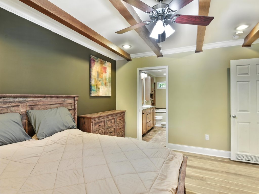 Cozy Cove Escape - Lakeside Retreat Vacation Rental in Tennessee - RedAwning