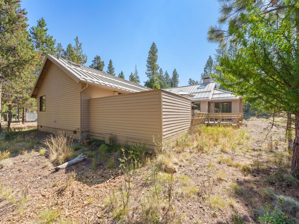 15 Lassen Vacation Rental in Sunriver - RedAwning