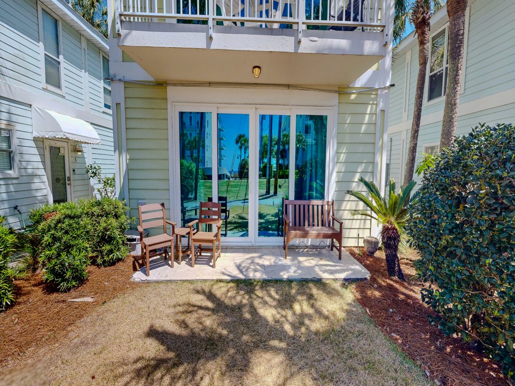 Nantucket Cottage 06B Vacation Rental in Destin - RedAwning