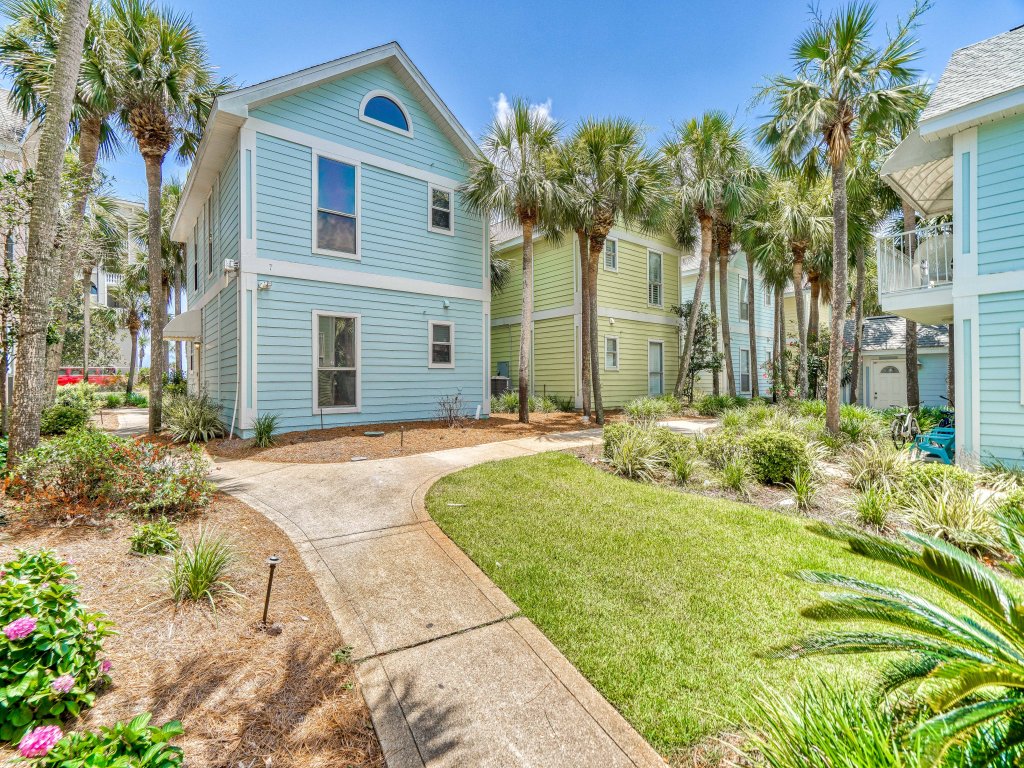 Nantucket Cottage 06B Vacation Rental in Destin - RedAwning