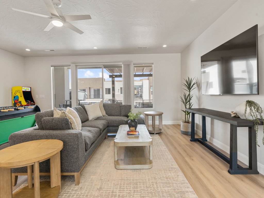 The Crash Pad Vacation Rental in St. George - RedAwning
