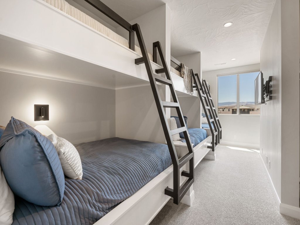 The Crash Pad Vacation Rental in St. George - RedAwning