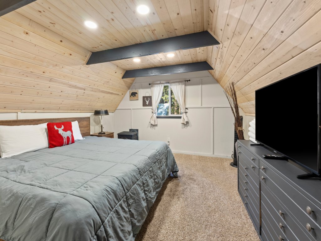 HCH0648 - Heavenly Pines Vacation Rental in California - RedAwning
