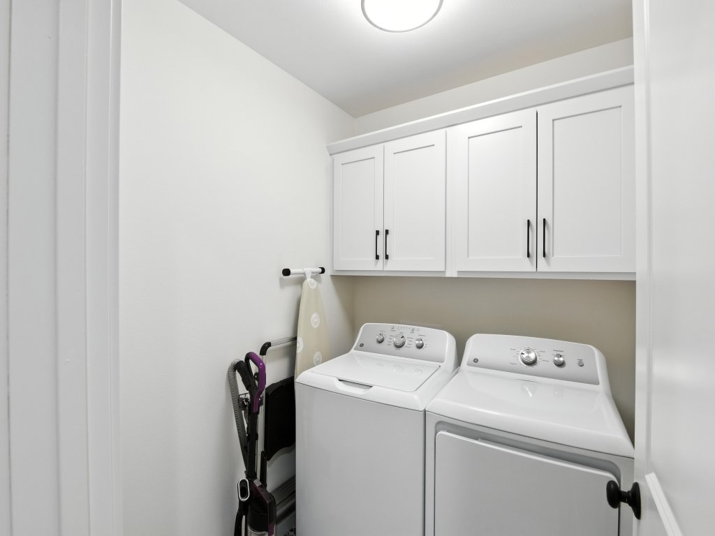 Hawkeye Heaven-Modern Townhome Retreat in Iowa City Vacation Rental in Iowa - RedAwning