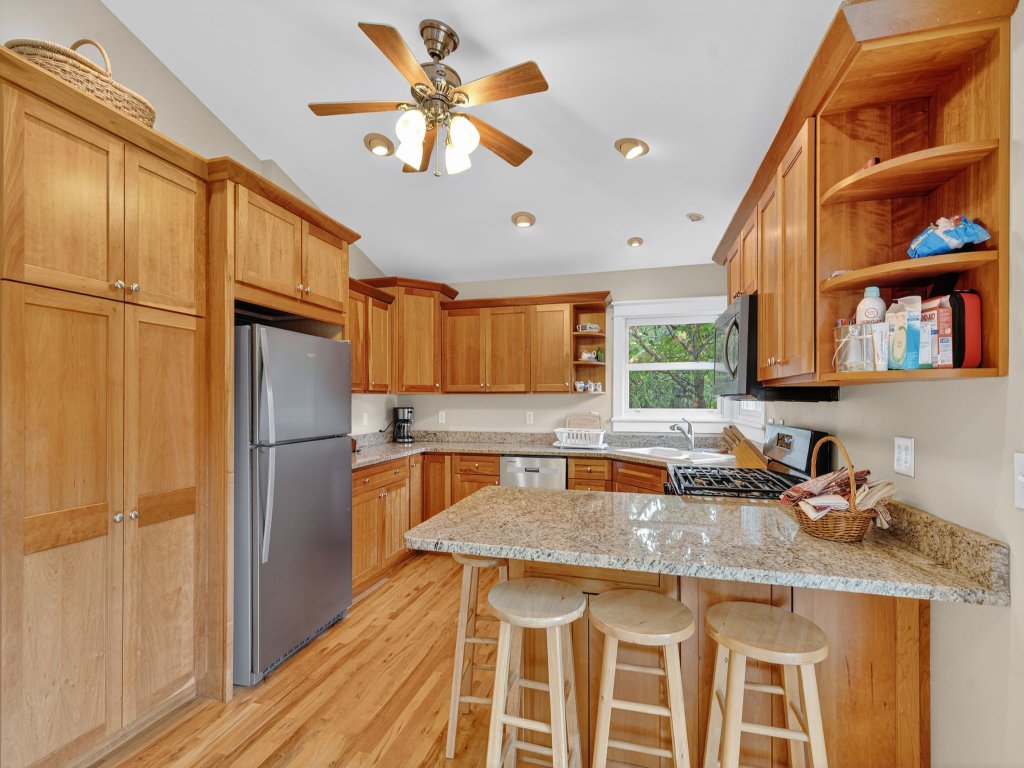 Secluded Woodland Retreat Near Starved Rock Park Vacation Rental in Illinois - RedAwning