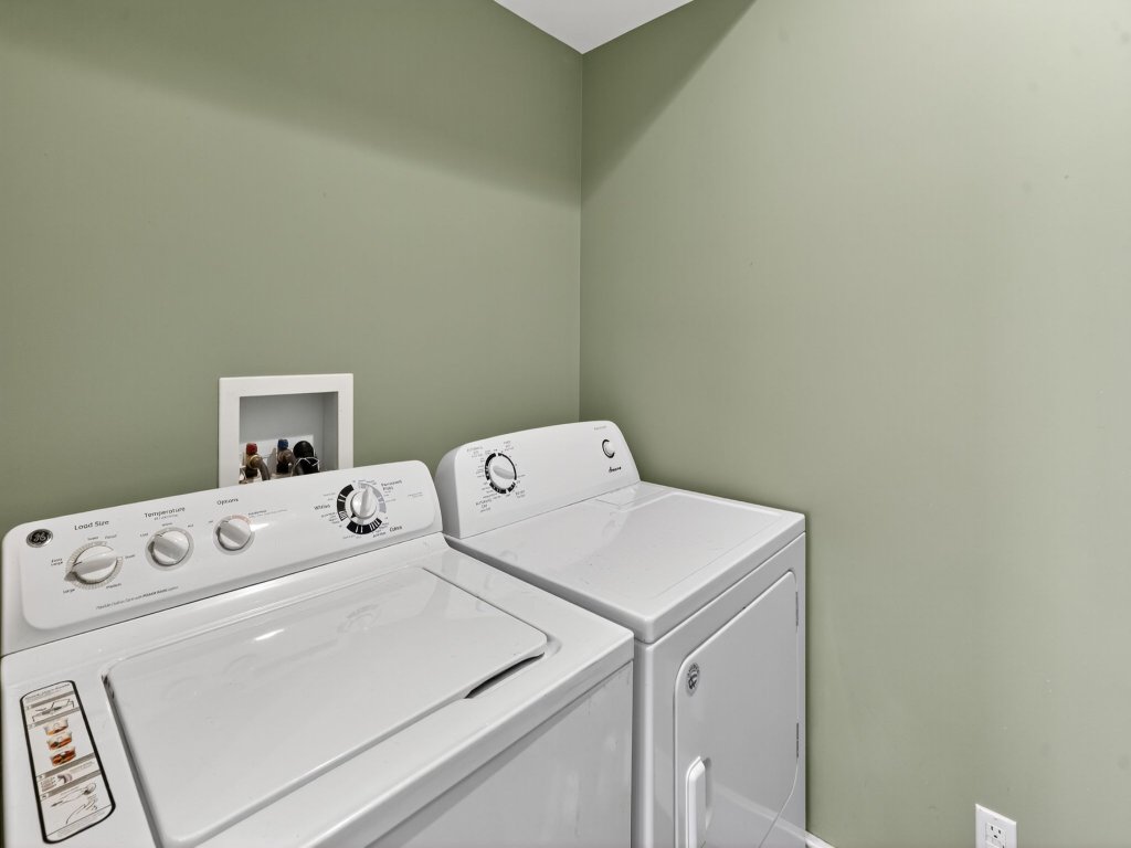 Secluded Woodland Retreat Near Starved Rock Park Vacation Rental in Illinois - RedAwning