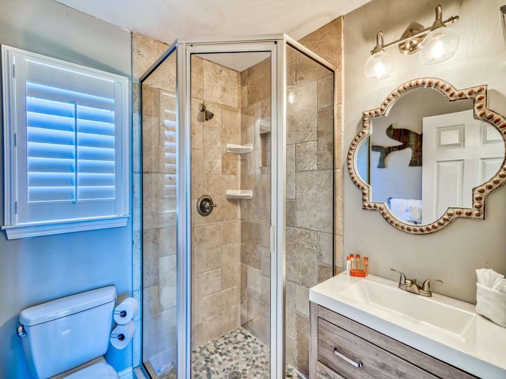 Nantucket Cottage 06AB Vacation Rental in Destin - RedAwning