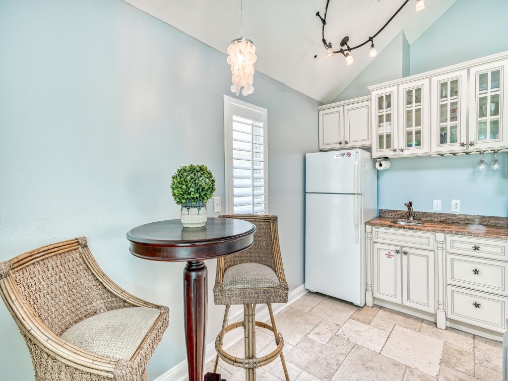 Nantucket Cottage 06AB Vacation Rental in Destin - RedAwning