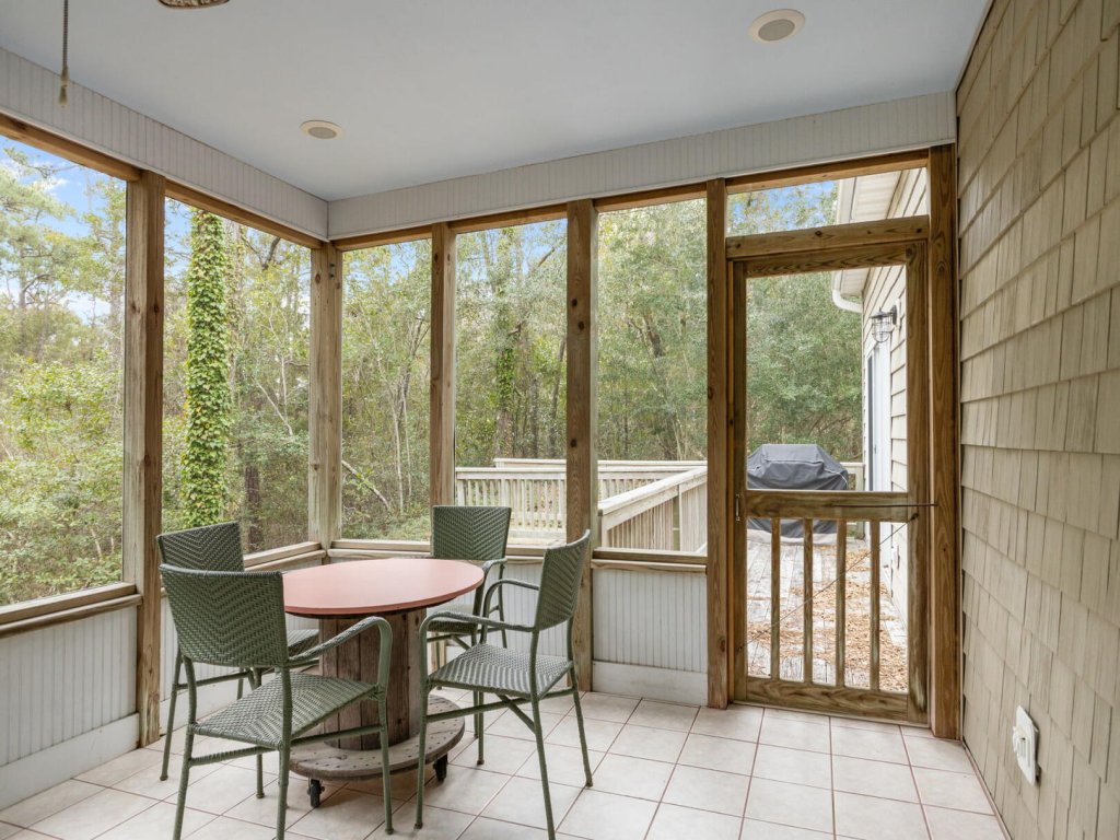 Hawthorne Haven Vacation Rental in North Carolina - RedAwning