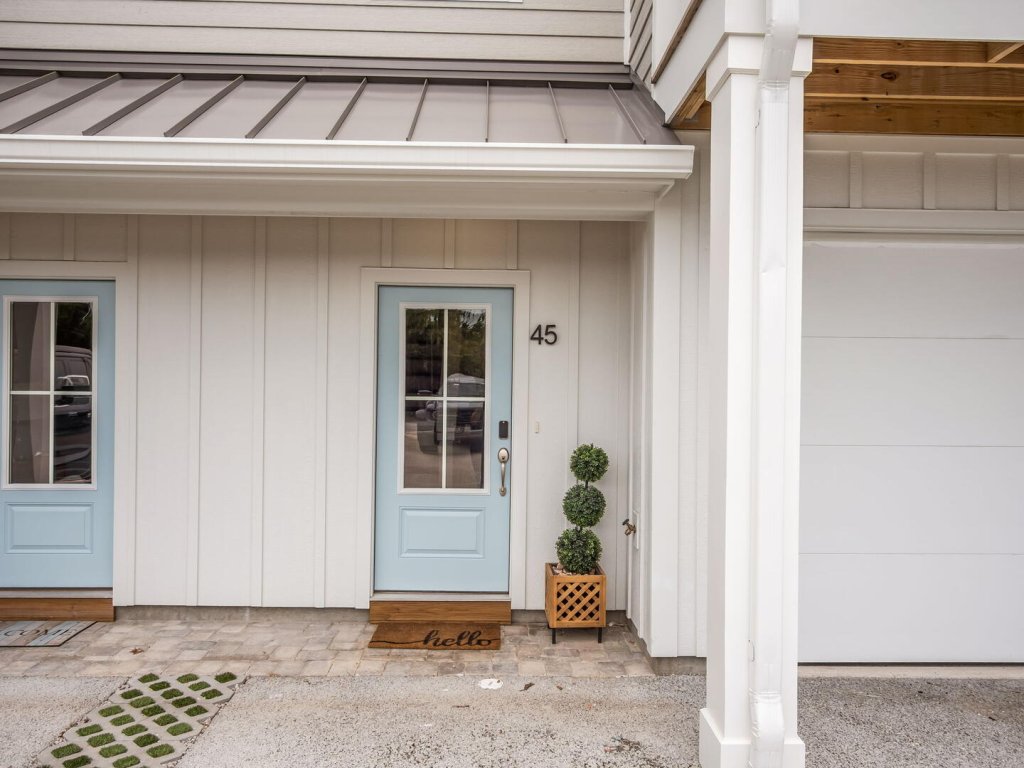 Dock Holidays Vacation Rental in North Carolina - RedAwning