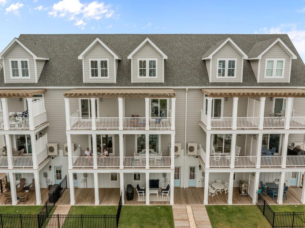 Dock Holidays Vacation Rental in North Carolina - RedAwning