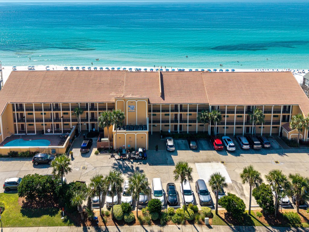 Coral Reef Club 36 Vacation Rental in Destin - RedAwning