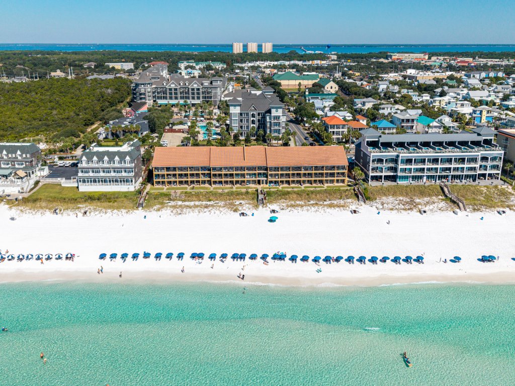 Coral Reef Club 32 Vacation Rental in Destin - RedAwning