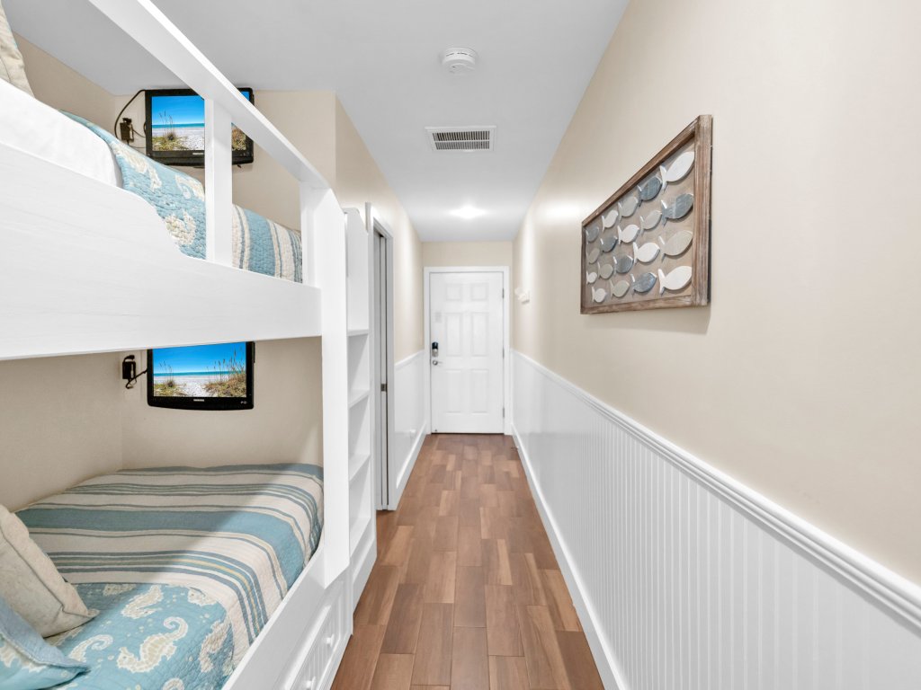 Coral Reef Club 32 Vacation Rental in Destin - RedAwning