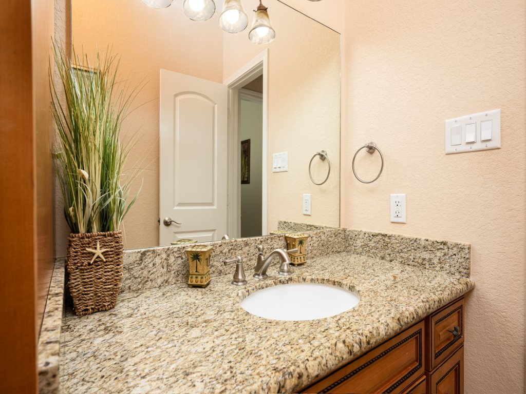 Casa Las Palmas Vacation Rental in Texas - RedAwning