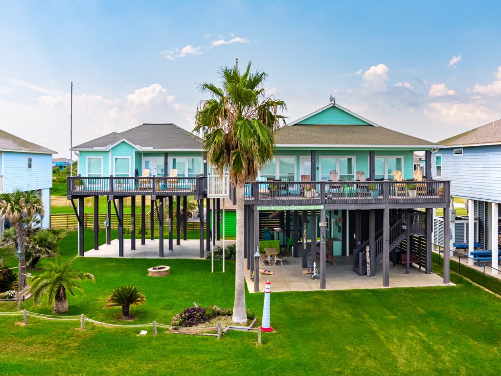 Casa Las Palmas Vacation Rental in Texas - RedAwning