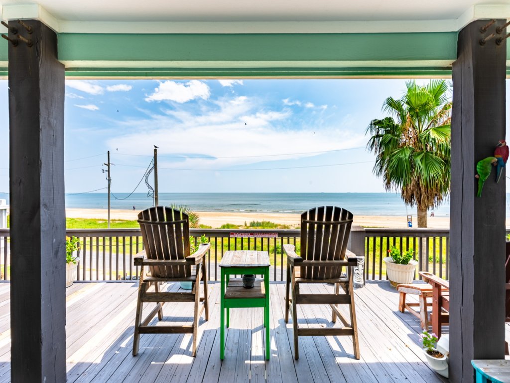 Casa Las Palmas Vacation Rental in Texas - RedAwning