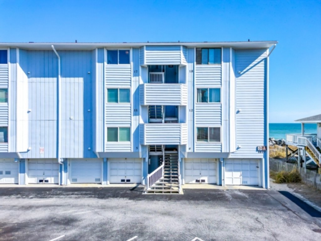 A Sea Escape Vacation Rental in North Carolina - RedAwning