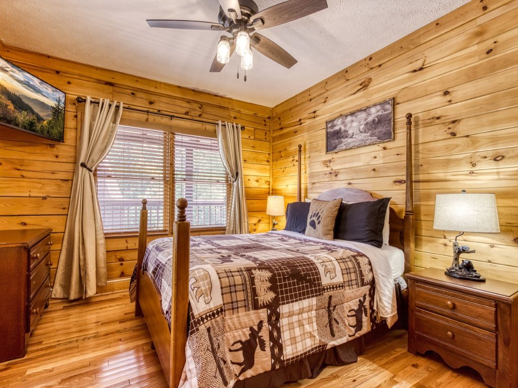 ER80 - Can't Bear to Leave Vacation Rental in Pigeon Forge - RedAwning