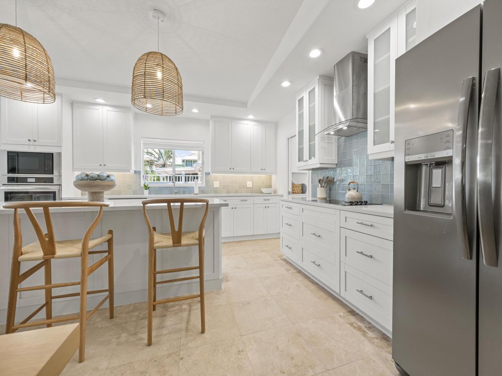 Latitude Adjustment AMI Vacation Rental in Holmes Beach - RedAwning
