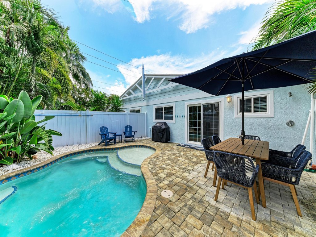 The Blue Haven Vacation Rental in Holmes Beach - RedAwning