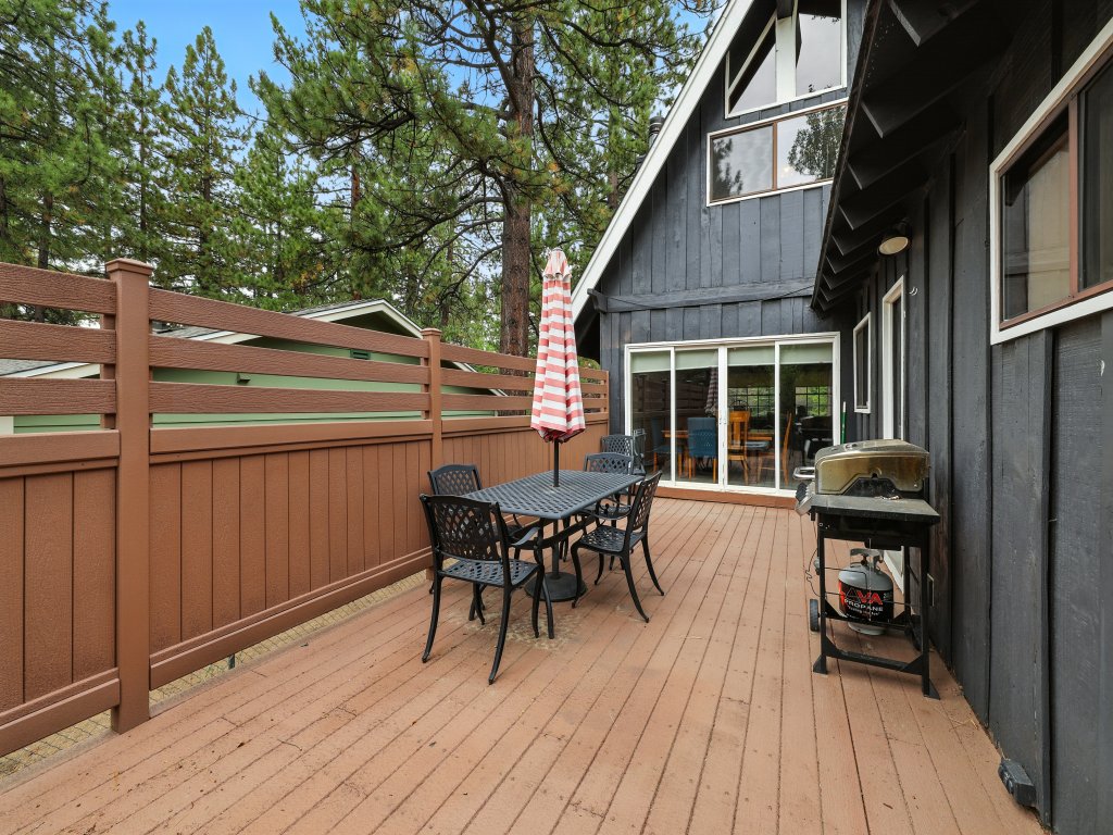 Big Bear Lake Cabin  with Game Room Vacation Rental in Big Bear Lake - RedAwning