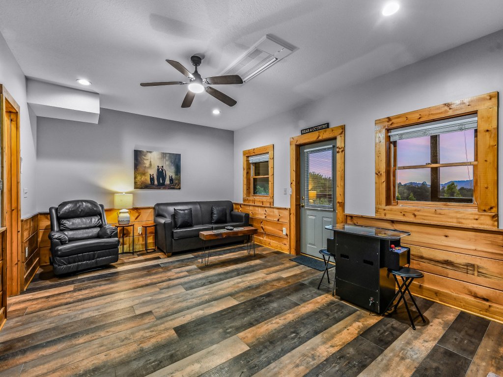 Panoramic Pointe Vacation Rental in Sevierville - RedAwning