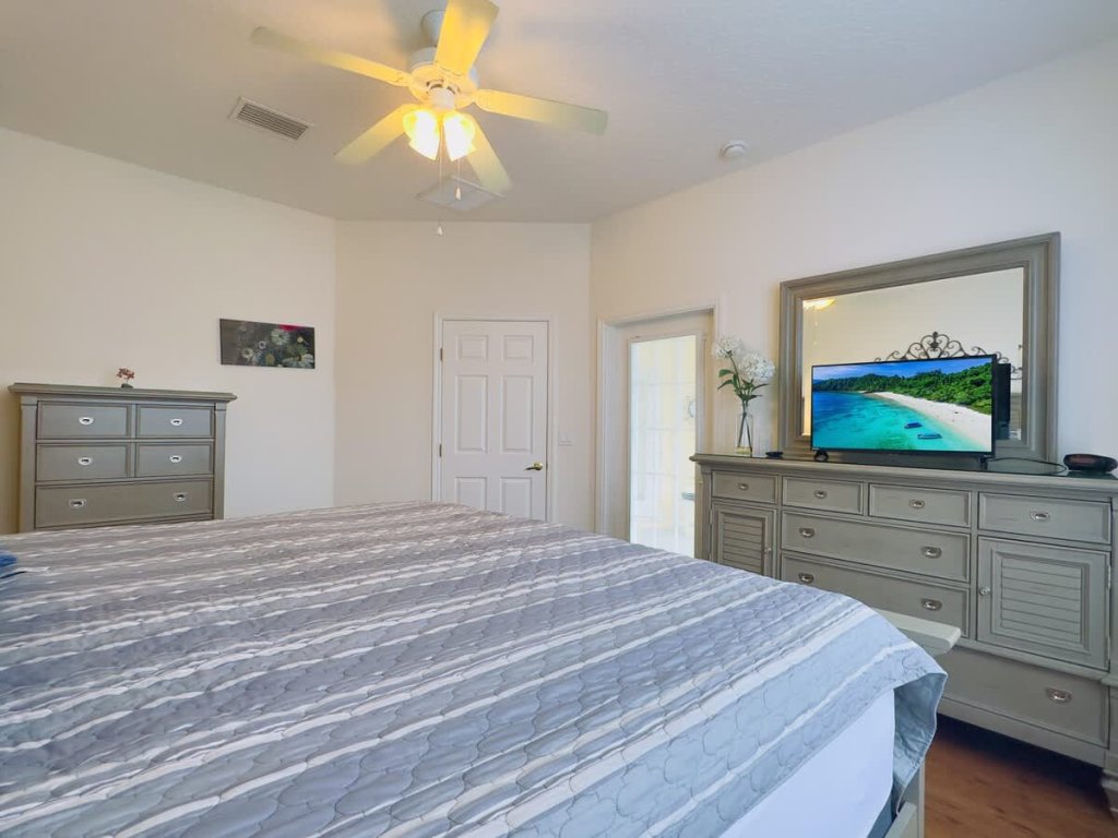 4Bd Pool Villa in Calabay Parc Close to Disney Sleeps 8 Vacation Rental in Haines City - RedAwning