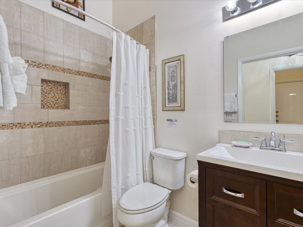 Villa Minutes from Disney 4bd 3Bt Private Pool & Games Vacation Rental in Davenport - RedAwning