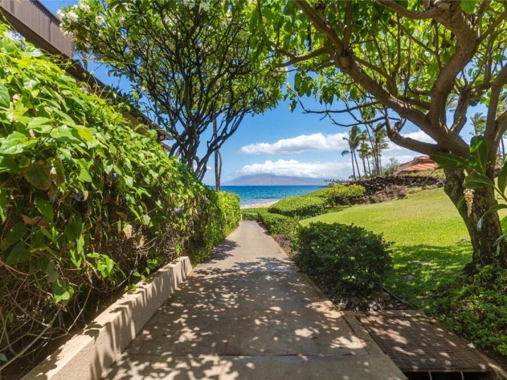 MAKENA SURF, #B-208 Vacation Rental in Hawaii - RedAwning