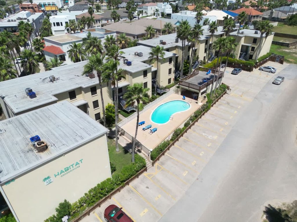 * Pool  * 2 Levels * 2 Patios * Near Beach Vacation Rental in South Padre Island - RedAwning
