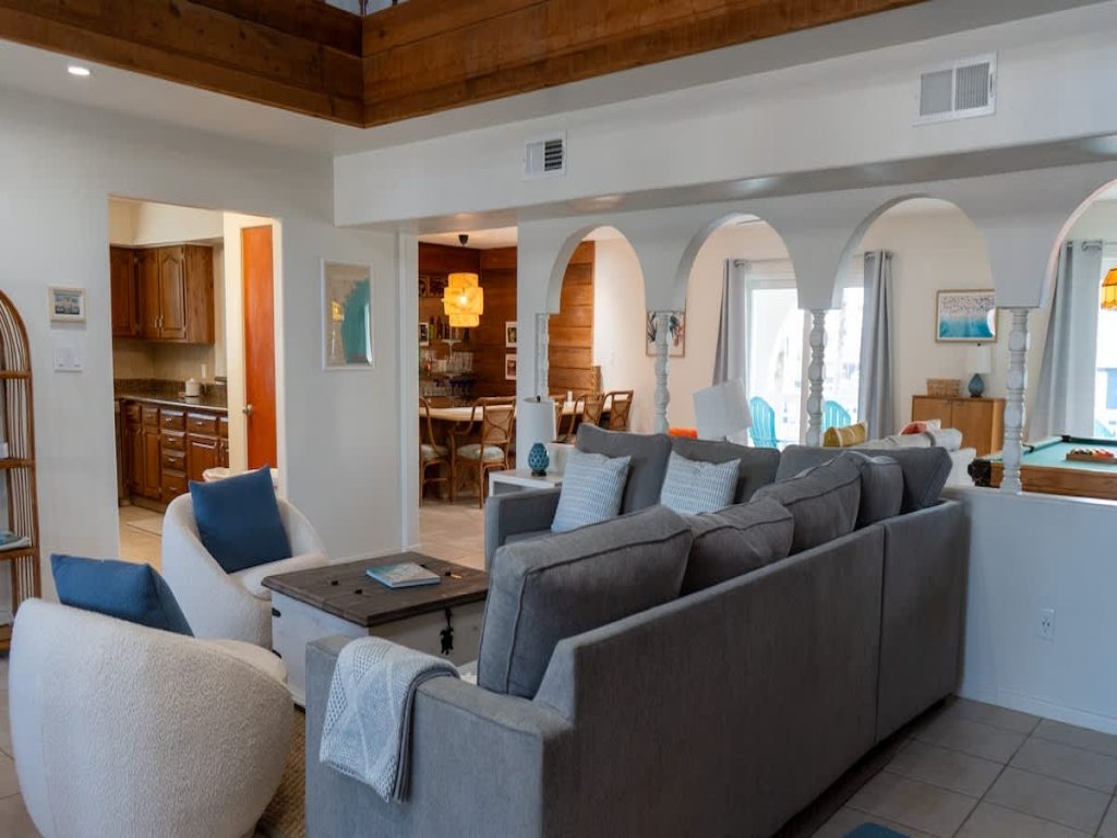 Fun Retro Island Vibe * Sleeps 17 * Beach 1 block Vacation Rental in South Padre Island - RedAwning