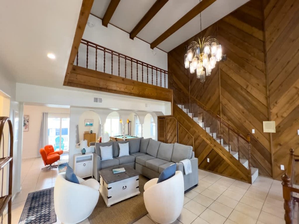 Fun Retro Island Vibe * Sleeps 17 * Beach 1 block Vacation Rental in South Padre Island - RedAwning