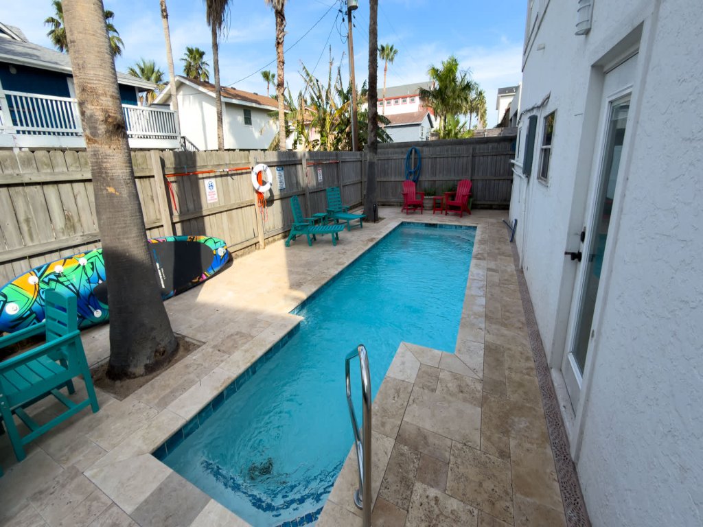 Fun Retro Island Vibe * Sleeps 17 * Beach 1 block Vacation Rental in South Padre Island - RedAwning