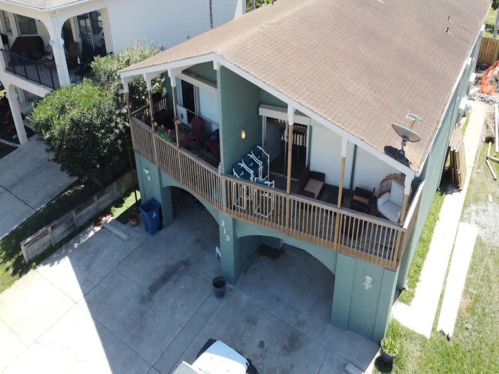 * Bay View  Great Deck *2 levels  & 3 bedr * Pool Vacation Rental in South Padre Island - RedAwning