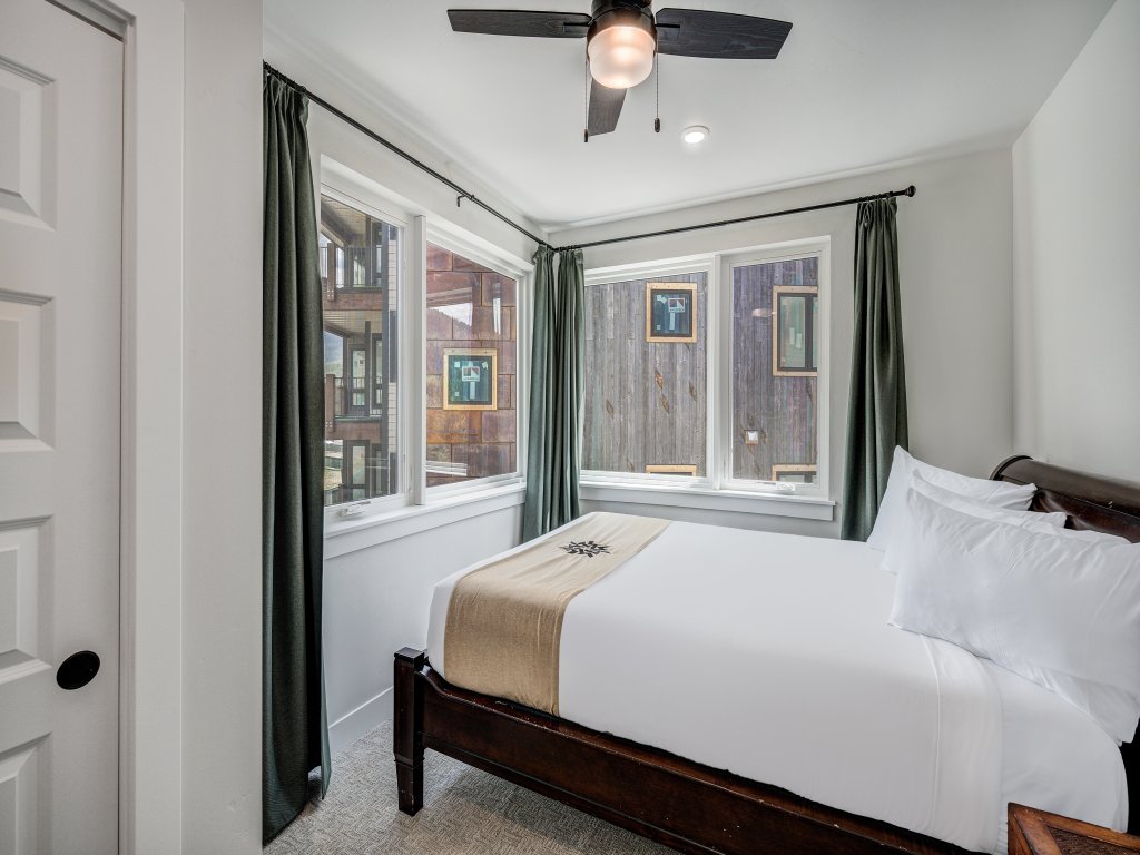 Spacious and Luxurious 2BR Condo - Kids Ski Free Vacation Rental in Keystone - RedAwning