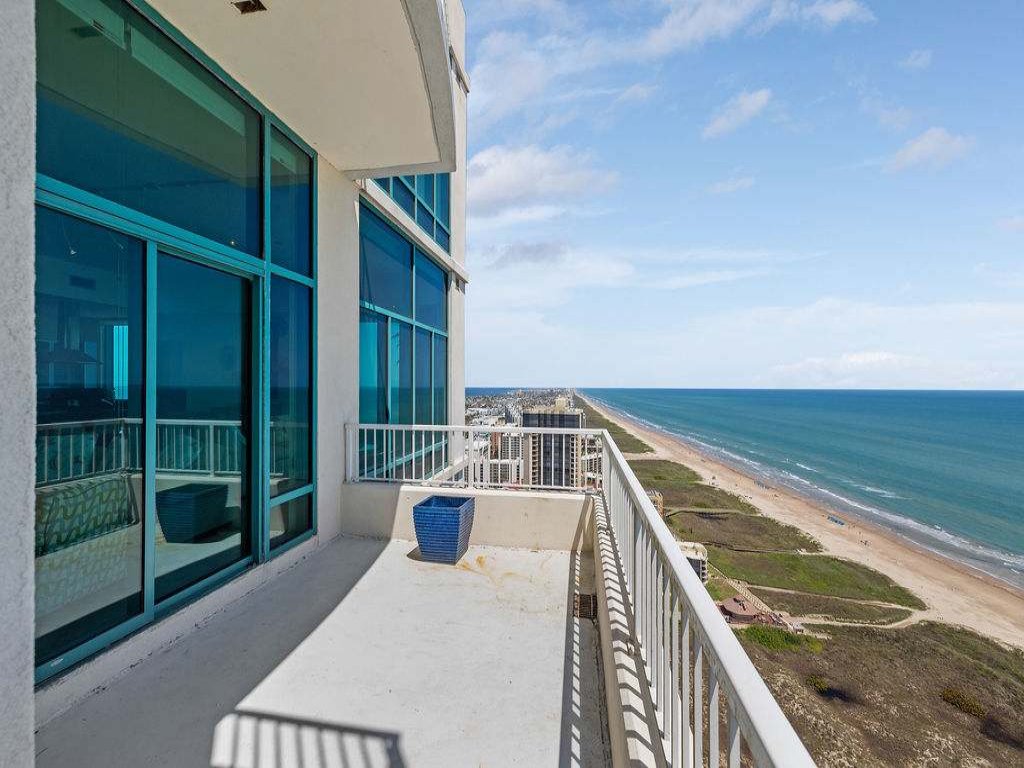 Jr Penthouse 29th Floor Tallest Building SPI Vacation Rental in South Padre Island - RedAwning